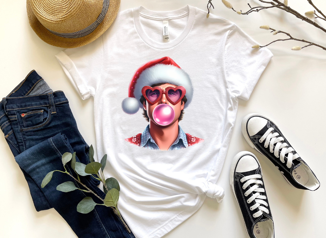 HEART EYES BLOWING BUBBLE GUM-DTF TRANSFER